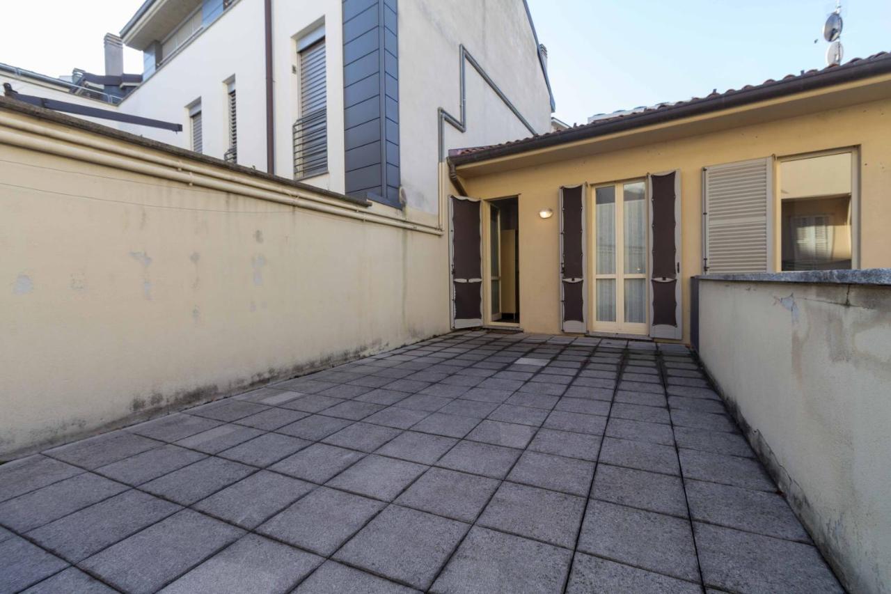 Galleria Roma Apartment - Affitti Brevi Italia Lecco Bagian luar foto
