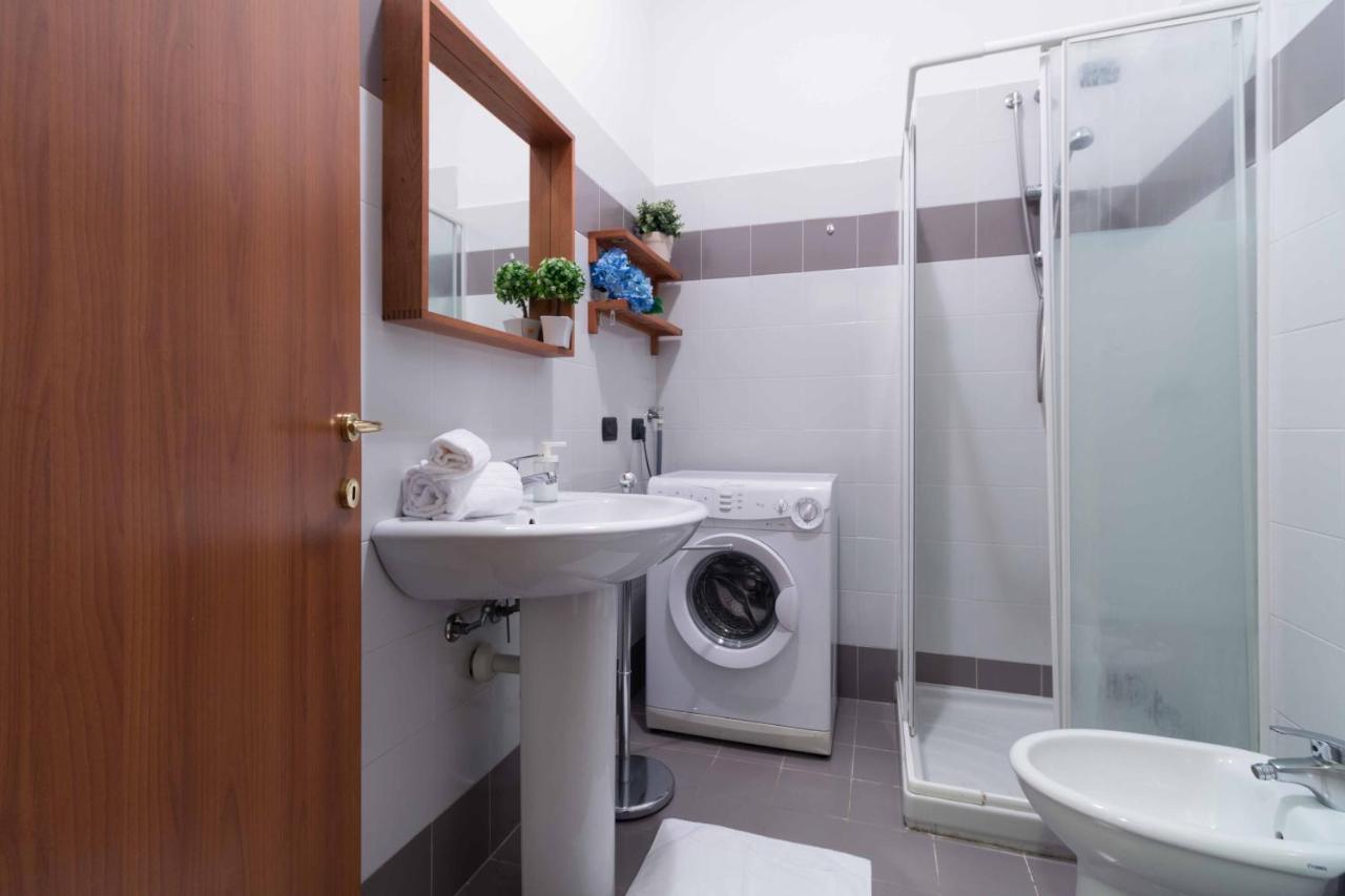 Galleria Roma Apartment - Affitti Brevi Italia Lecco Bagian luar foto