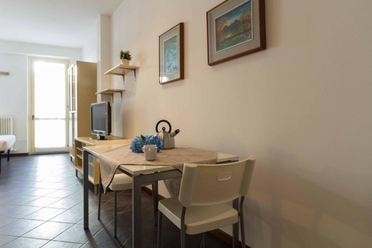 Galleria Roma Apartment - Affitti Brevi Italia Lecco Bagian luar foto