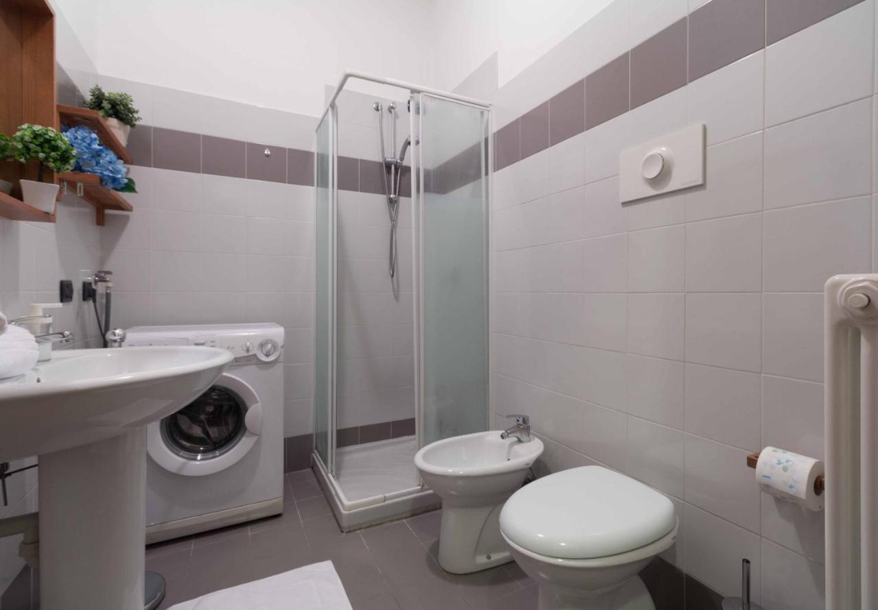 Galleria Roma Apartment - Affitti Brevi Italia Lecco Bagian luar foto