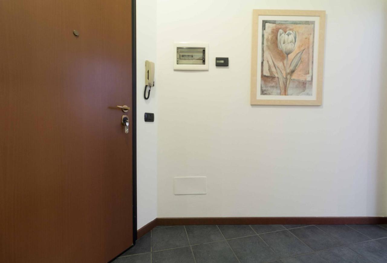 Galleria Roma Apartment - Affitti Brevi Italia Lecco Bagian luar foto
