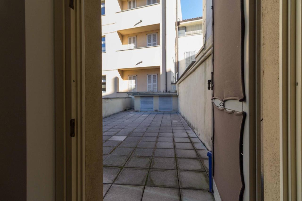 Galleria Roma Apartment - Affitti Brevi Italia Lecco Bagian luar foto
